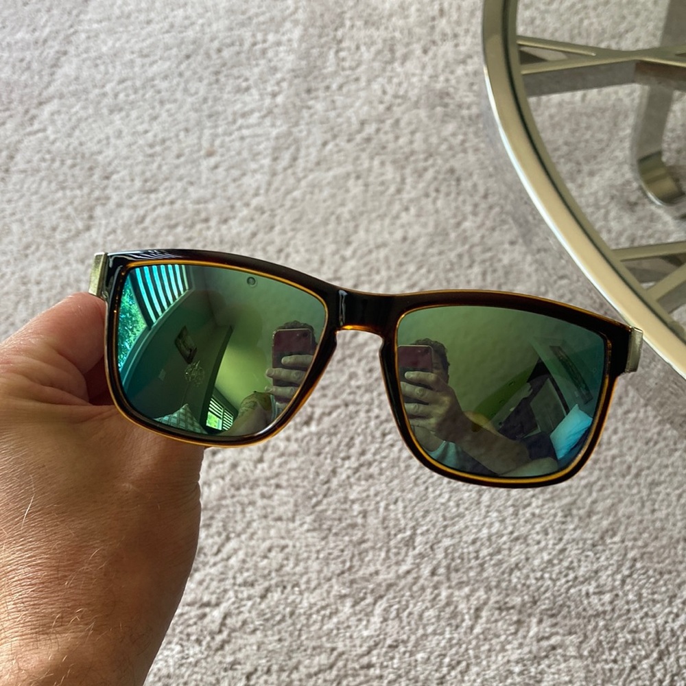 Quicksilver sunglasses - Picture 1 of 3